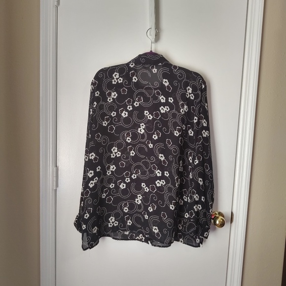 August Max Woman 2 piece top - Picture 6 of 7